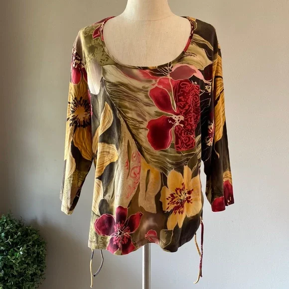 Caribbean Joe women’s multi color big floral pattern, 3/4 sleeve, rushed sides - Picture 1 of 11